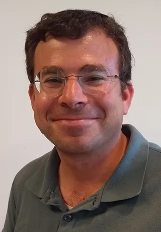 נועם לב